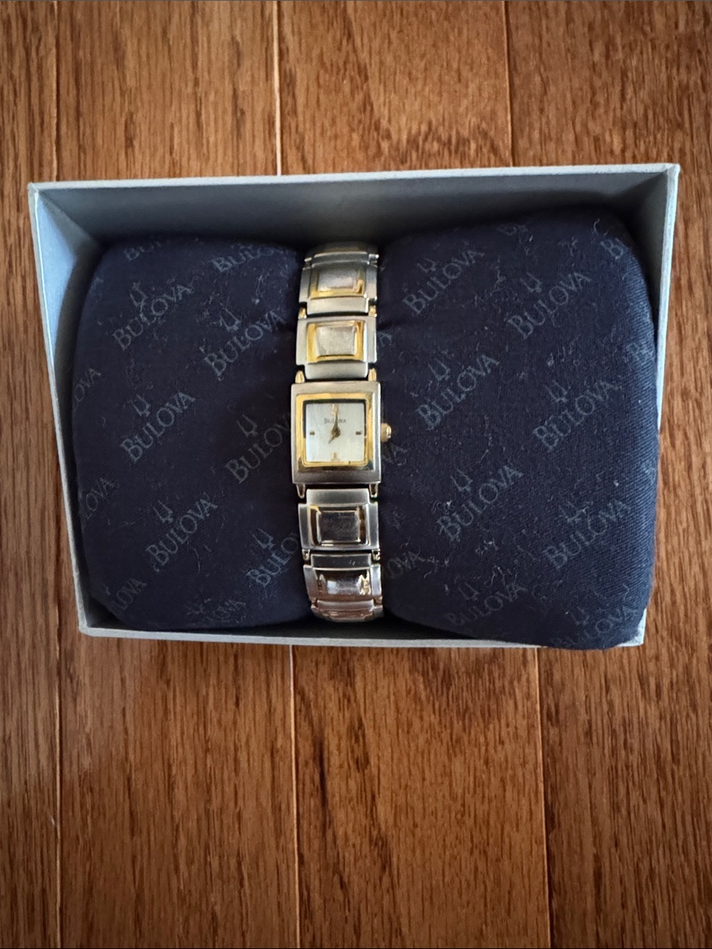 🎉Bulova🎉- Two-Tone Bracelet Watch - Gold & Silver